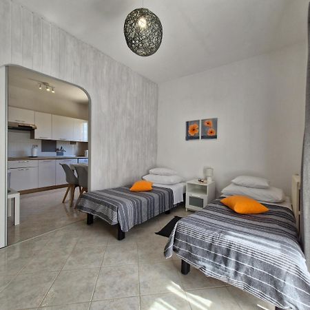 Lily'S Lovely Apartments 파자나 외부 사진