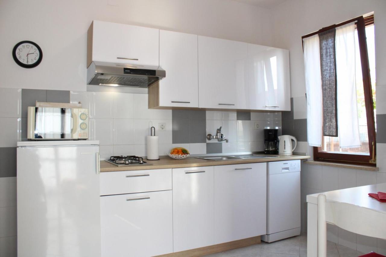 Lily'S Lovely Apartments 파자나 외부 사진
