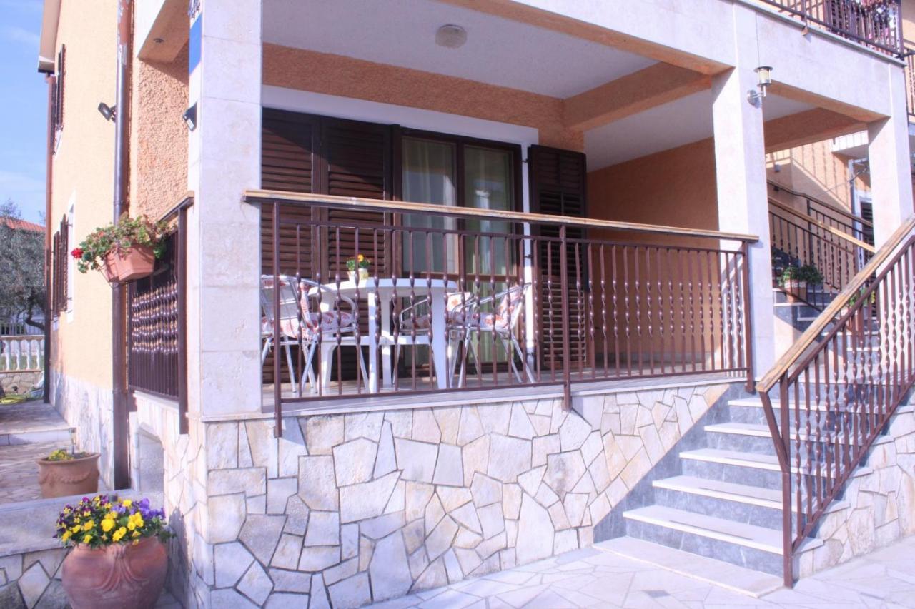 Lily'S Lovely Apartments 파자나 외부 사진